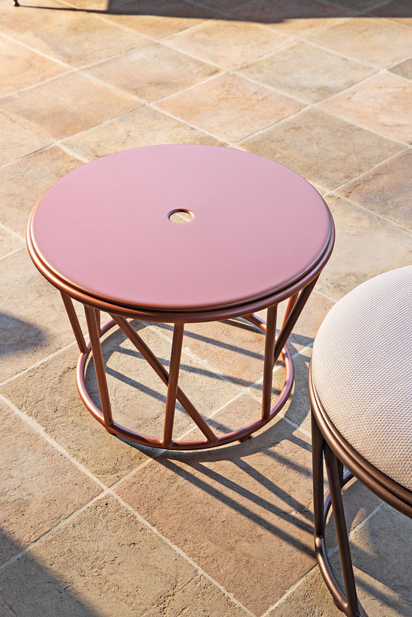 Алюминиевый круглый садовый стол FAST ARCH-00017898