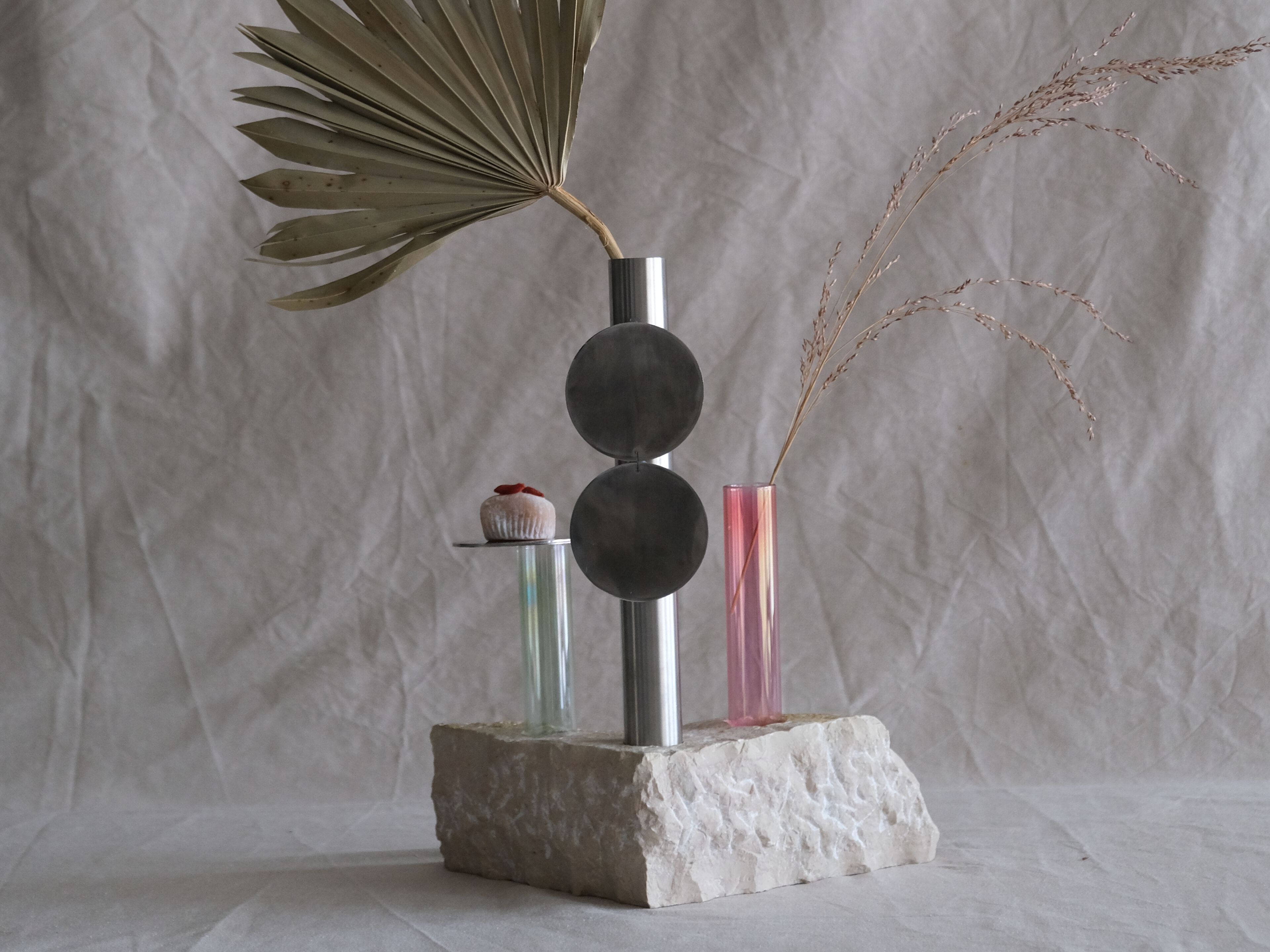 Мраморная ВАЗа Botticino, нержавеющая сталь и боросиликатное выдувное стекло VESTA FURNITURE Meteoriti ARCH-00097283