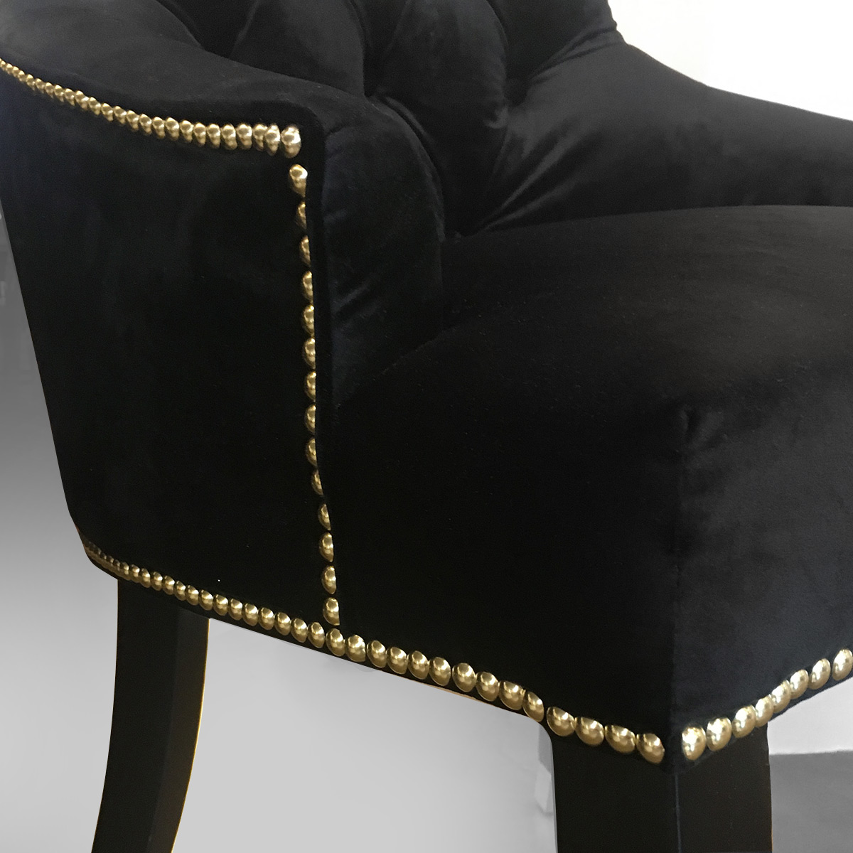 Стул мягкий с деревянными ножками 72х62 см черный La Perla DELIGHT COLLECTION  00-3883205 Черный  - Вид №1