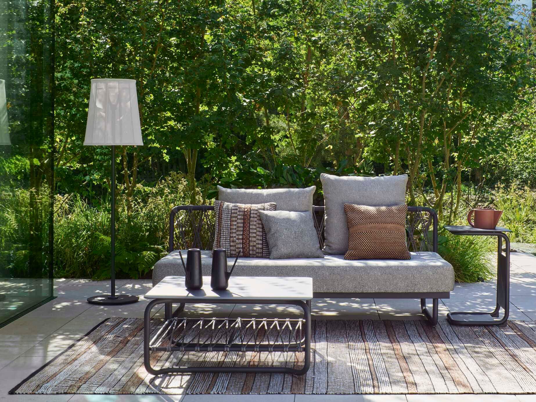 Алюминиевый квадратный журнальный столик Ligne Roset Valmer ARCH-00097689 - Вид №1