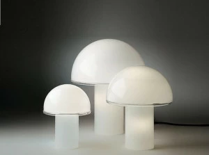 Artemide Галогенная настольная лампа из опалового стекла