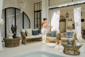 2-местный диван из синтетического волокна