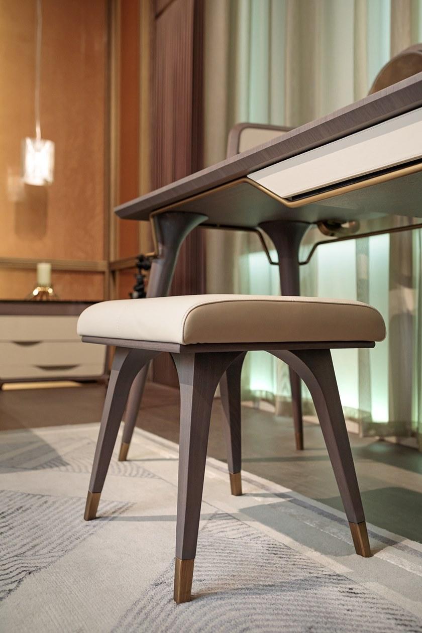 Turri Низкий табурет, обитый кожей Melting light sun-id-1348331 - Вид №1