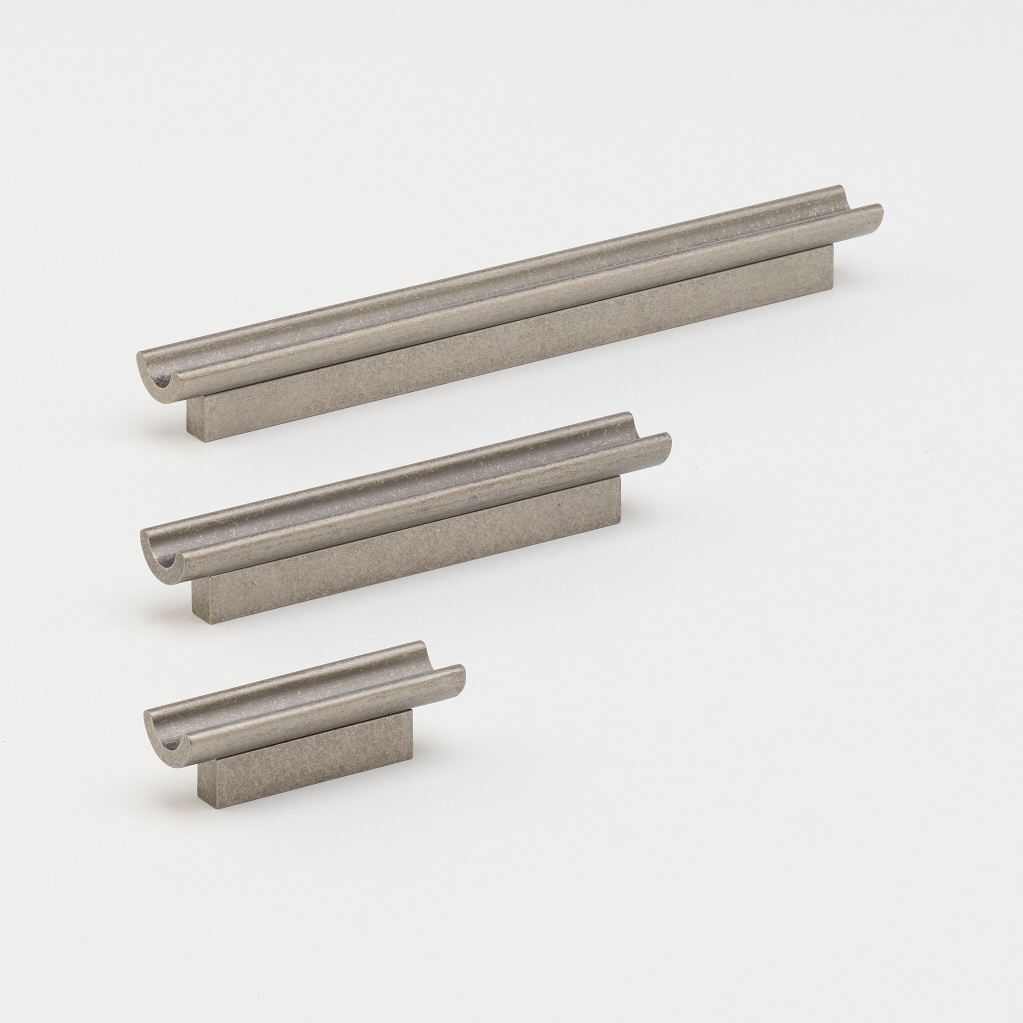 Латунная мебельная ручка Lo & Co Interiors Line Series ARCH-00028070 - Вид №14