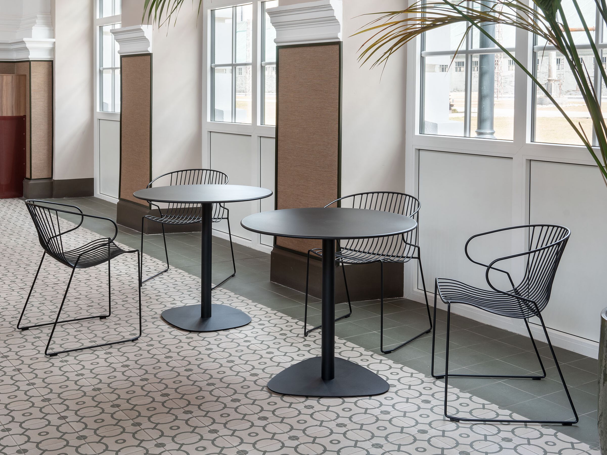 Стальной журнальный столик с порошковым покрытием iSimar Bora ARCH-00109377 - Вид №1