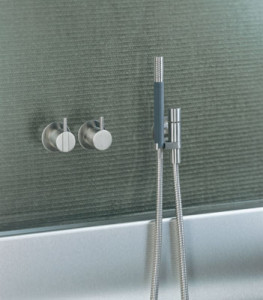 2471 Смесители для ванны / душа vola