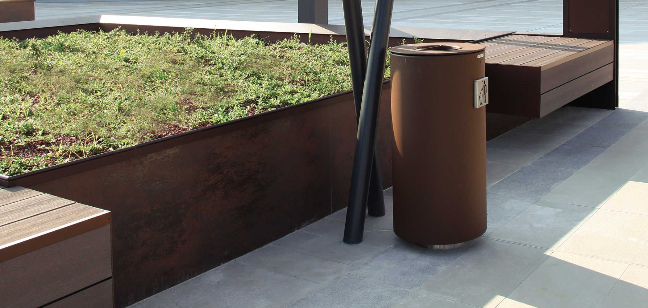 Держатель для мусора из нержавеющей стали Corten™ с крышкой и пепельницей Metalco Spencer ARCH-00084193 - Вид №1