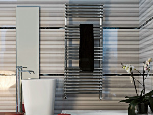 Настенный вертикальный полотенцесушитель с клапанами