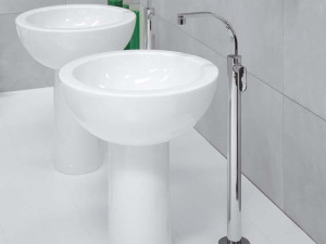 Напольный однорычажный смеситель для раковины