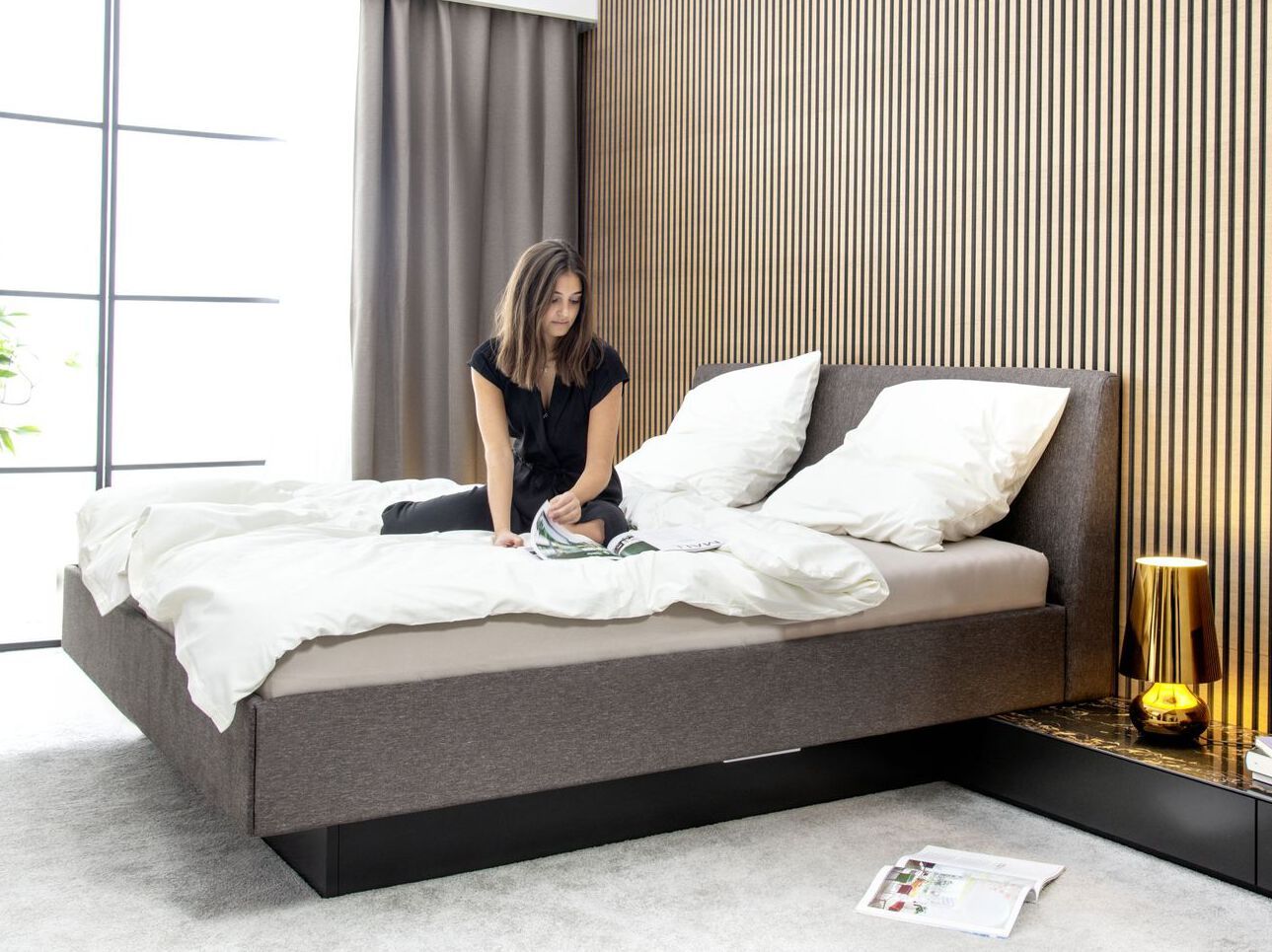 Двуспальная кровать-контейнер с мягким изголовьем Sudbrock Möbelhandwerk Miria ARCH-00004421