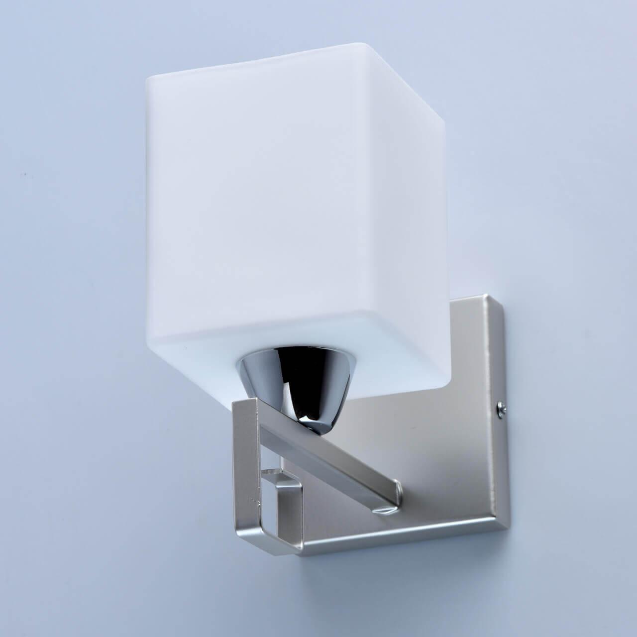 Бра со стеклянным плафоном белое Тетро 673024101 DE MARKT ТЕТРО 00-3929192 Белый;серебро  - Вид №3