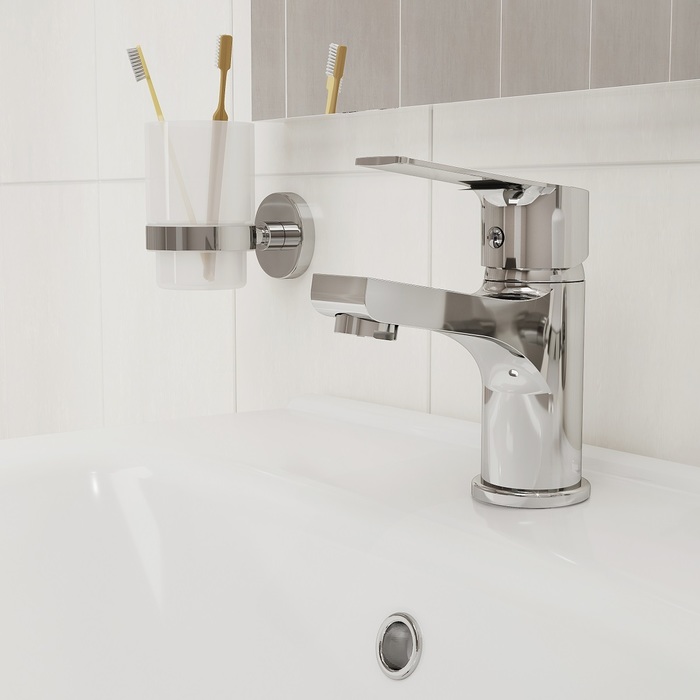 HELSB00M01 Смеситель для умывальника Milardo Helic  - Вид №1