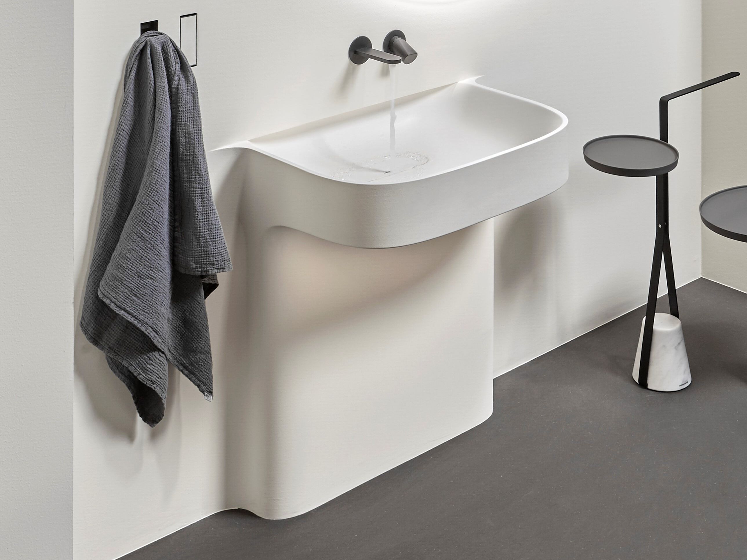 Умывальник с полутемным освещением в Flumood® Antoniolupi FLUIDO ARCH-00061598