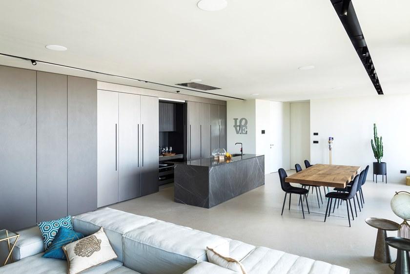 TM Italia Cucine Кухня с островом и системой коринфских каменных стен D90 sun-id-1462370 - Вид №3