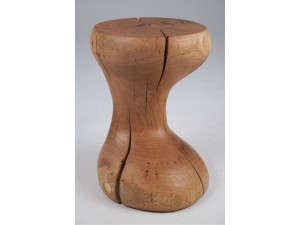 Журнальный столик из грецкого ореха