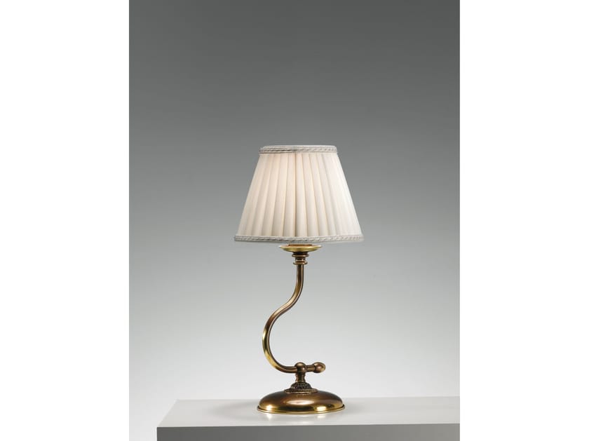 Латунная настольная лампа Cremasco Illuminazione легкие работы ARCH-00012463