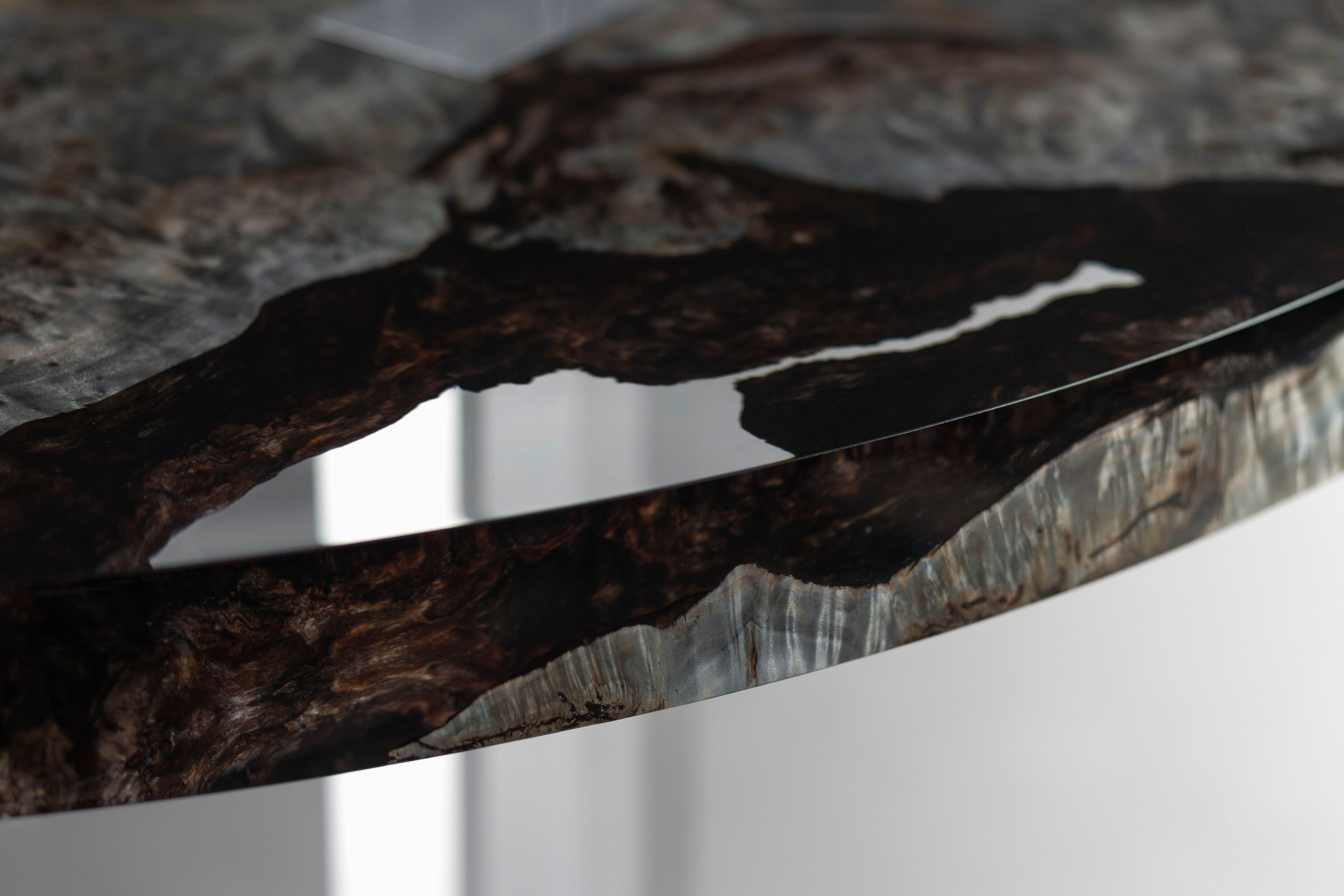 Круглый стол из тополя и смолы alcarol Geomorphic 2023 ARCH-00050621 - Вид №2