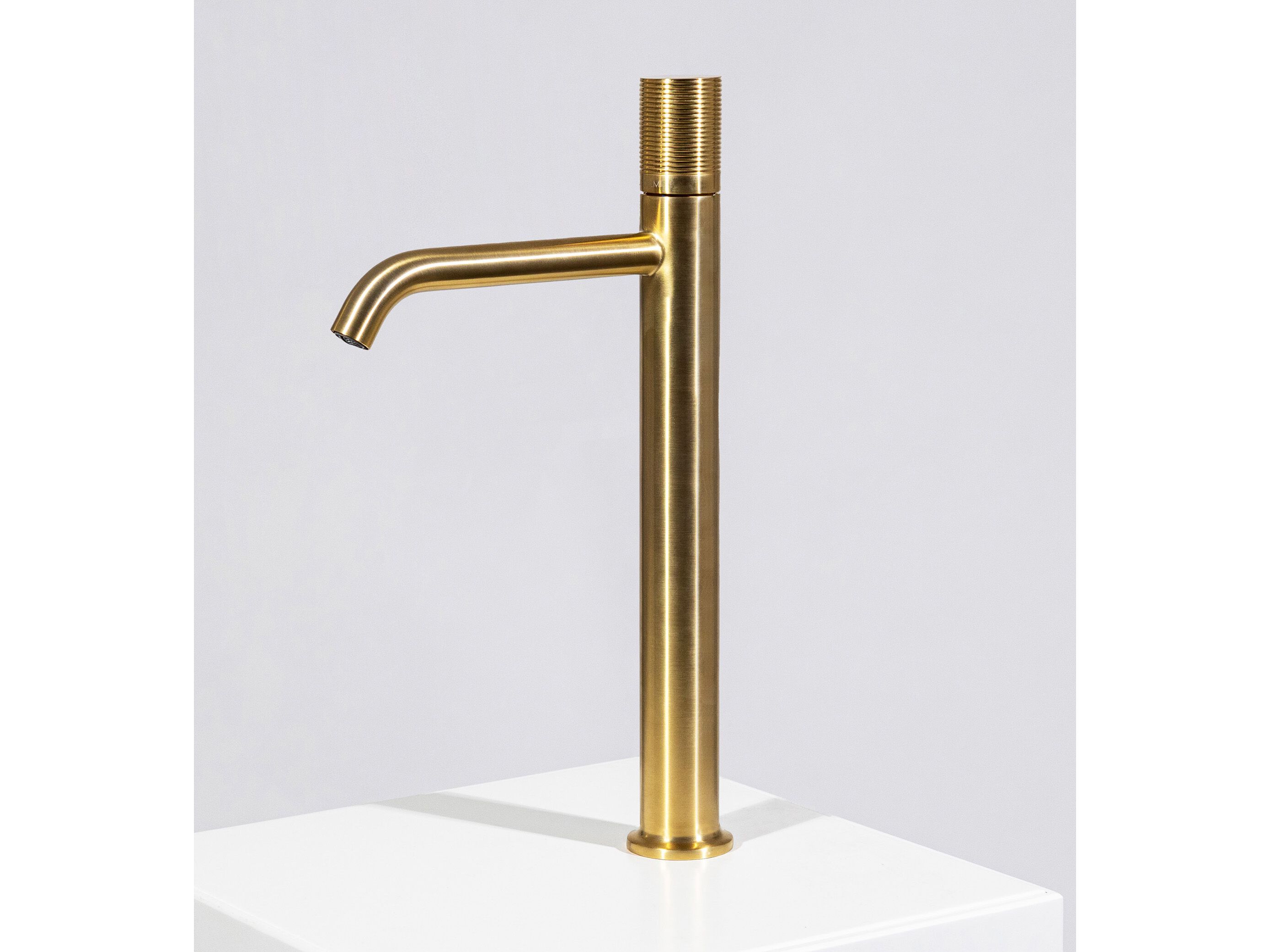 Однорычажный смеситель для раковины GUGLIELMI RUBINETTERIE Sprint Color ARCH-00002024 - Вид №3