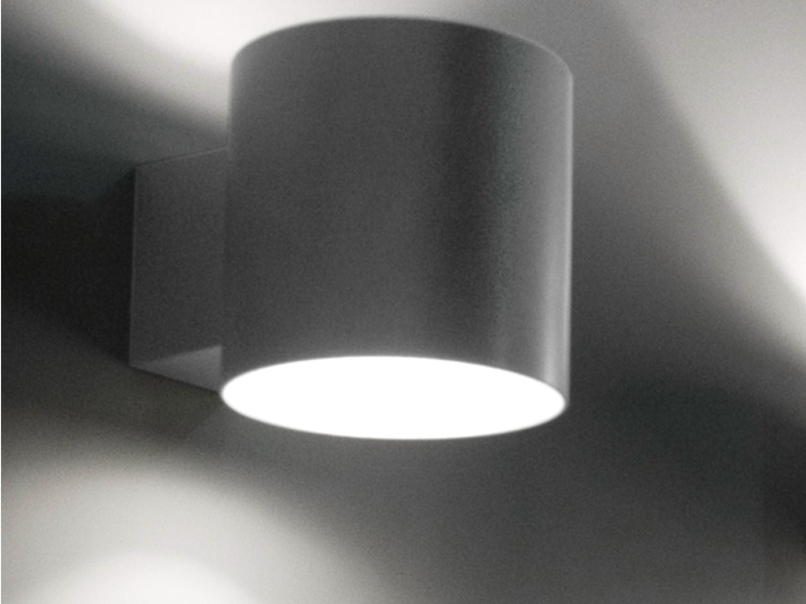 Металлический настенный светильник Martinelli Luce Тюбик ARCH-00038550