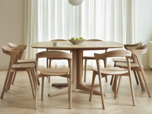 Квадратный дубовый стол