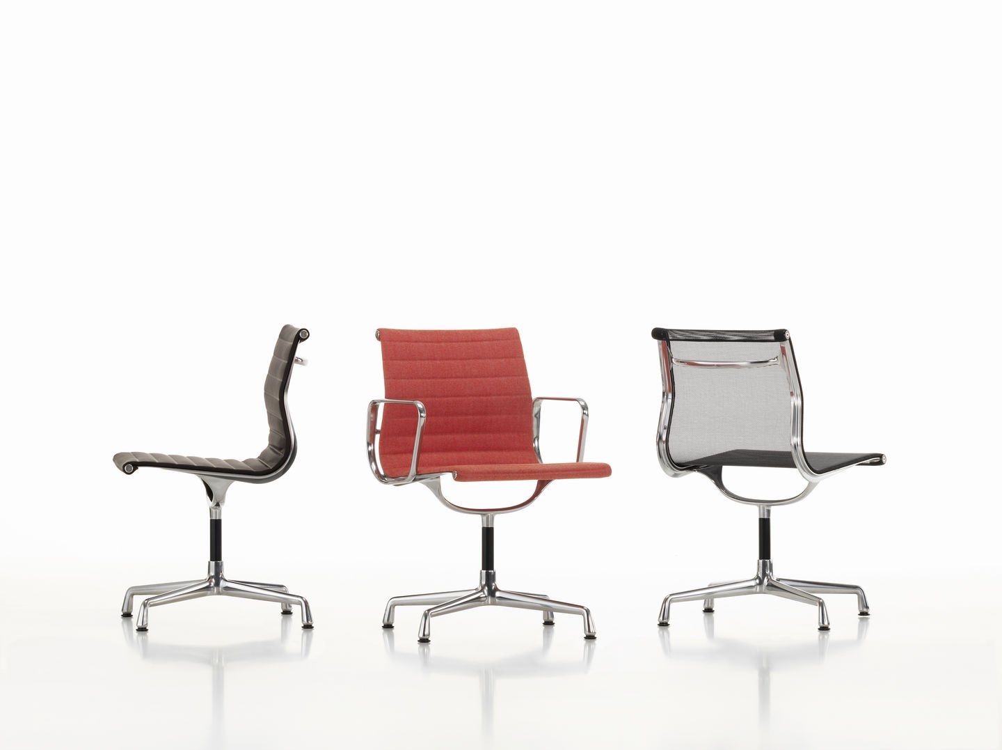 Тканевый стул с подлокотниками VITRA Eames Aluminium Group ARCH-00057694 - Вид №2