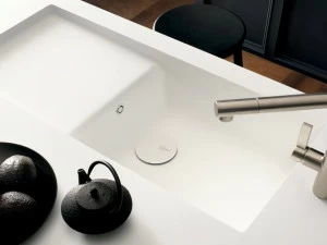 9920 Мойка кухонная овальная Corian® Design