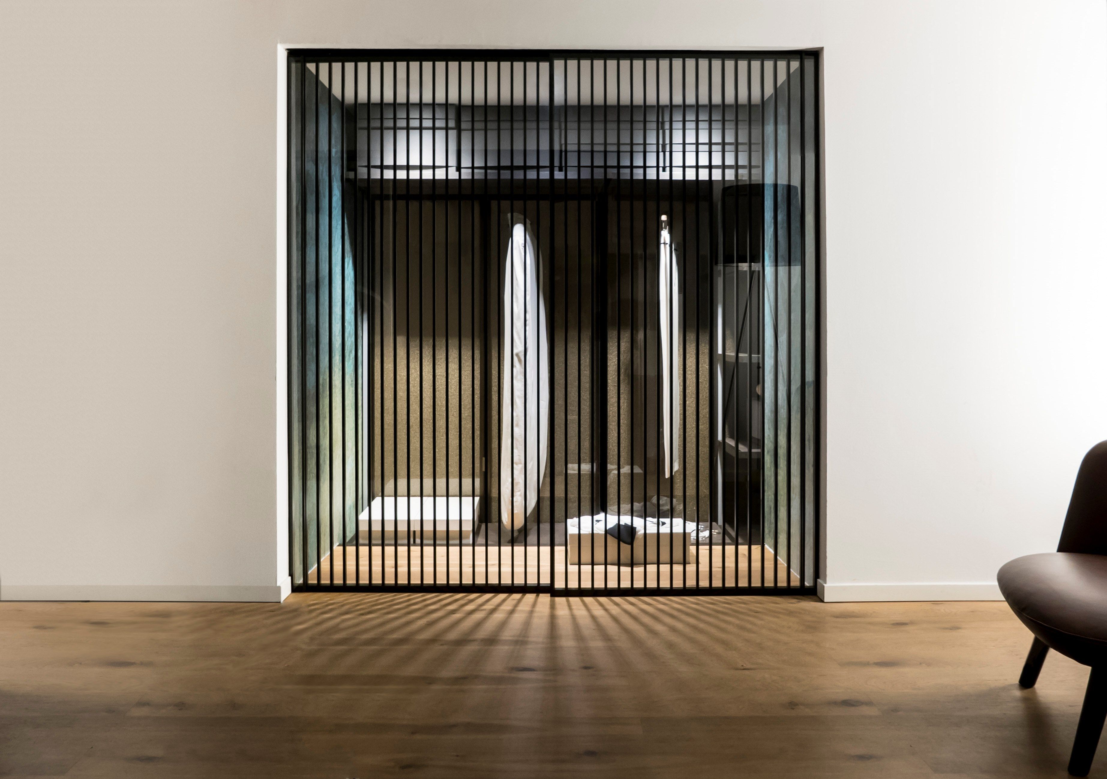 Алюминиевая и стеклянная дверь ALBED Re-Trait 8B ARCH-00087647 - Вид №1