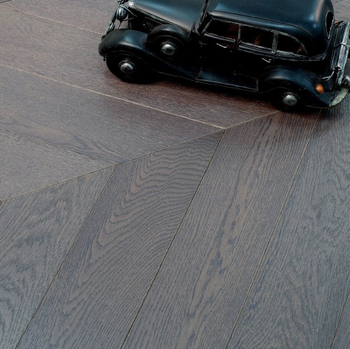 Паркет Ёлка Marco Ferutti Louvre Клауд Дуб Любая на выбор с брашью (Текстурированная) 585х125 мм 2600700100 - Вид №1