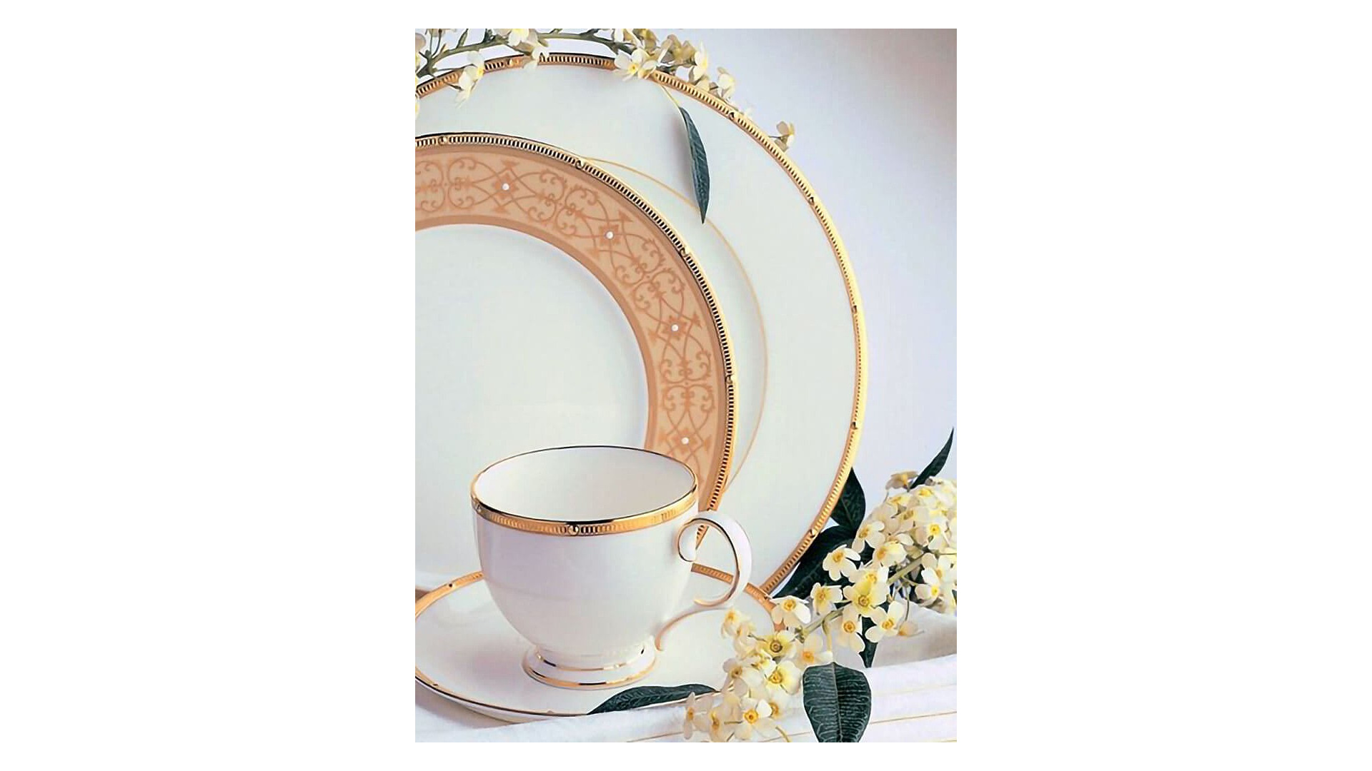 10665421 Noritake Набор из 6 тарелок десертных Noritake "Рочель,золотой кант" 17см Фарфор костяной  - Вид №2