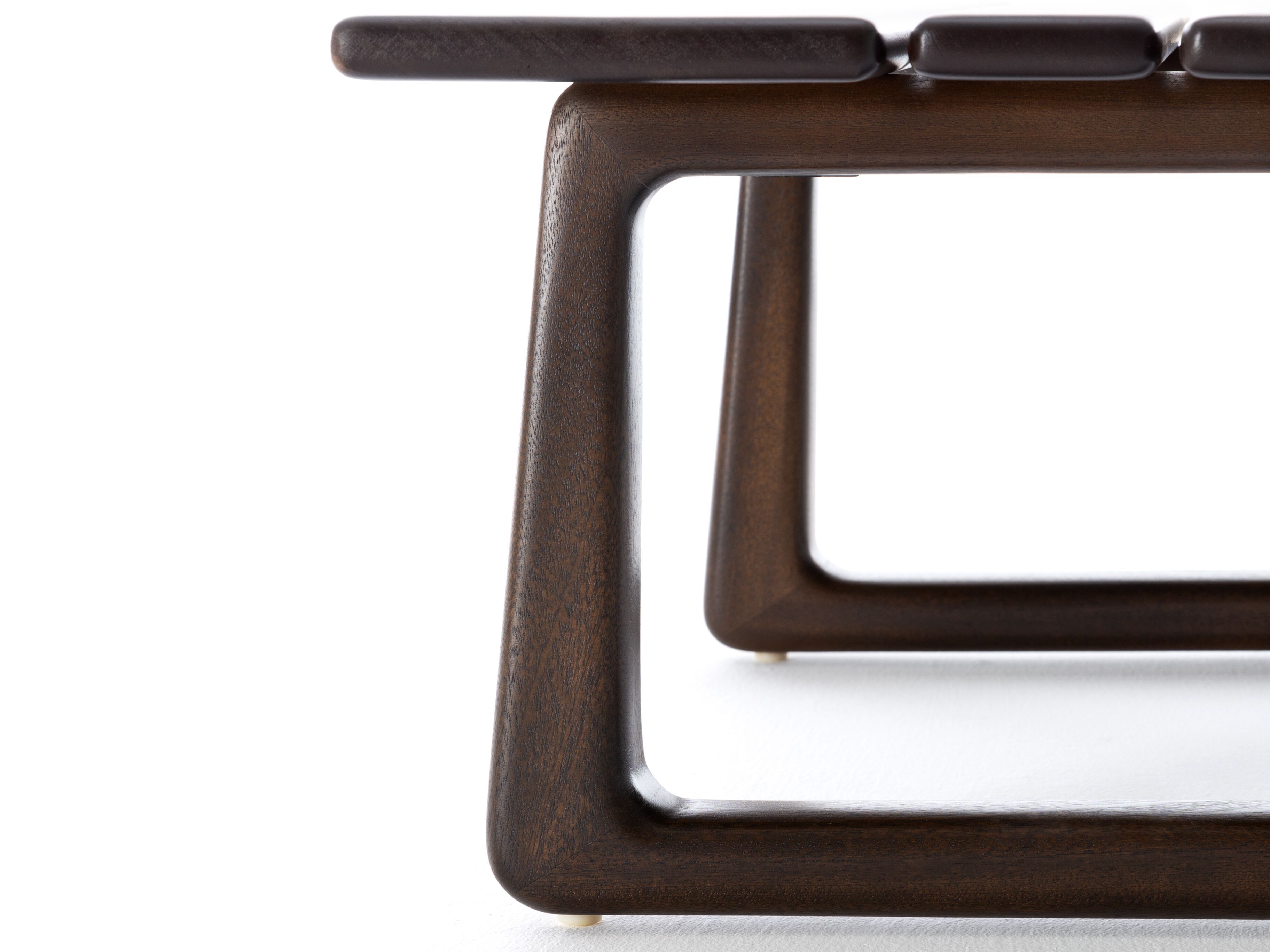 Квадратный журнальный столик из красного дерева Exteta Loro Piana Interiors, Стулья Delight от Exteta ARCH-00018152 - Вид №1