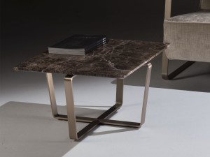 Квадратный журнальный столик