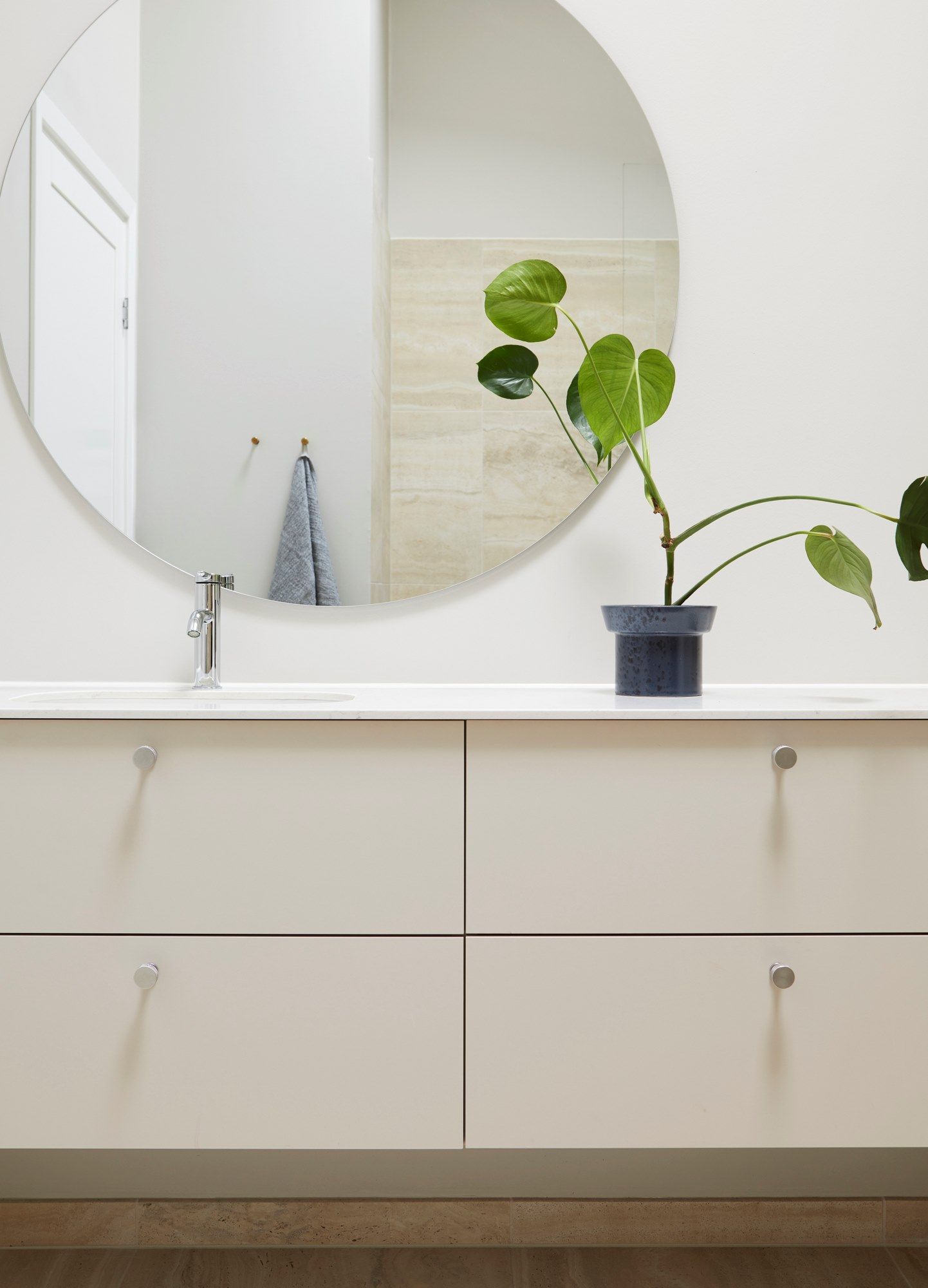 Стальная вешалка / ручка Form & Refine Angle ARCH-00048065 - Вид №3