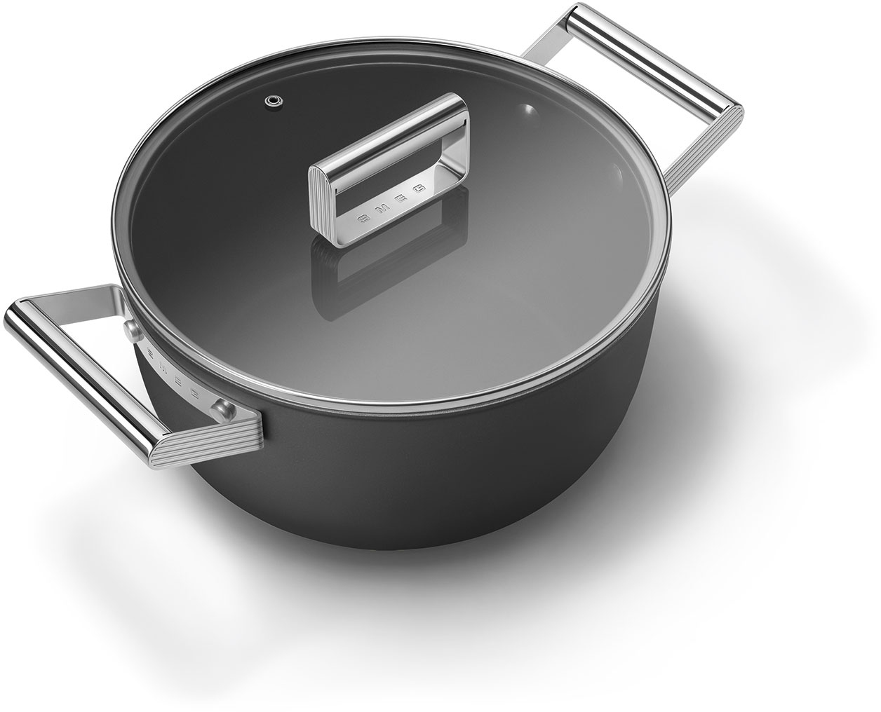 CKFC2411BLM Посуда / кастрюля с двумя ручками и крышкой 24 см, чёрная SMEG  - Вид №2