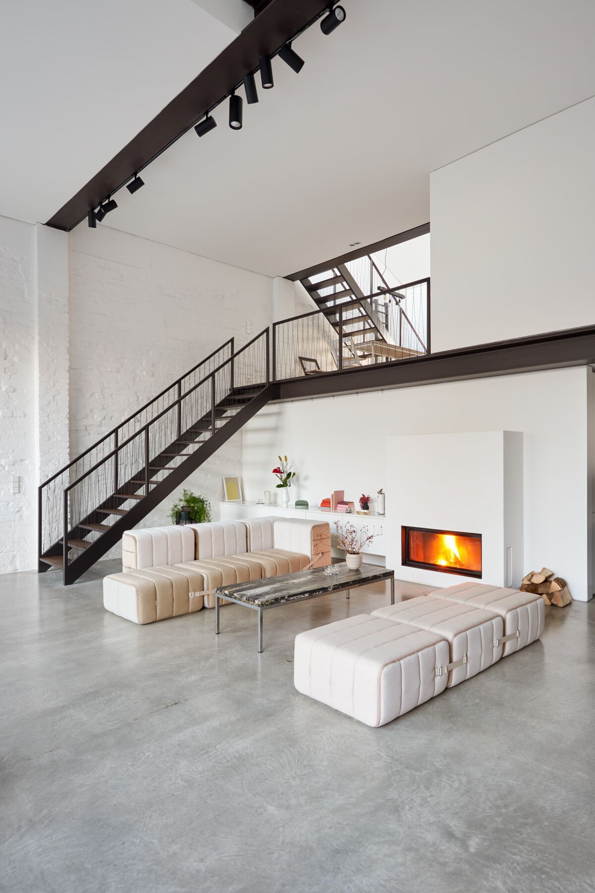 Квадратный пуф из ткани AMBIVALENZ Curt ARCH-00019815 - Вид №34