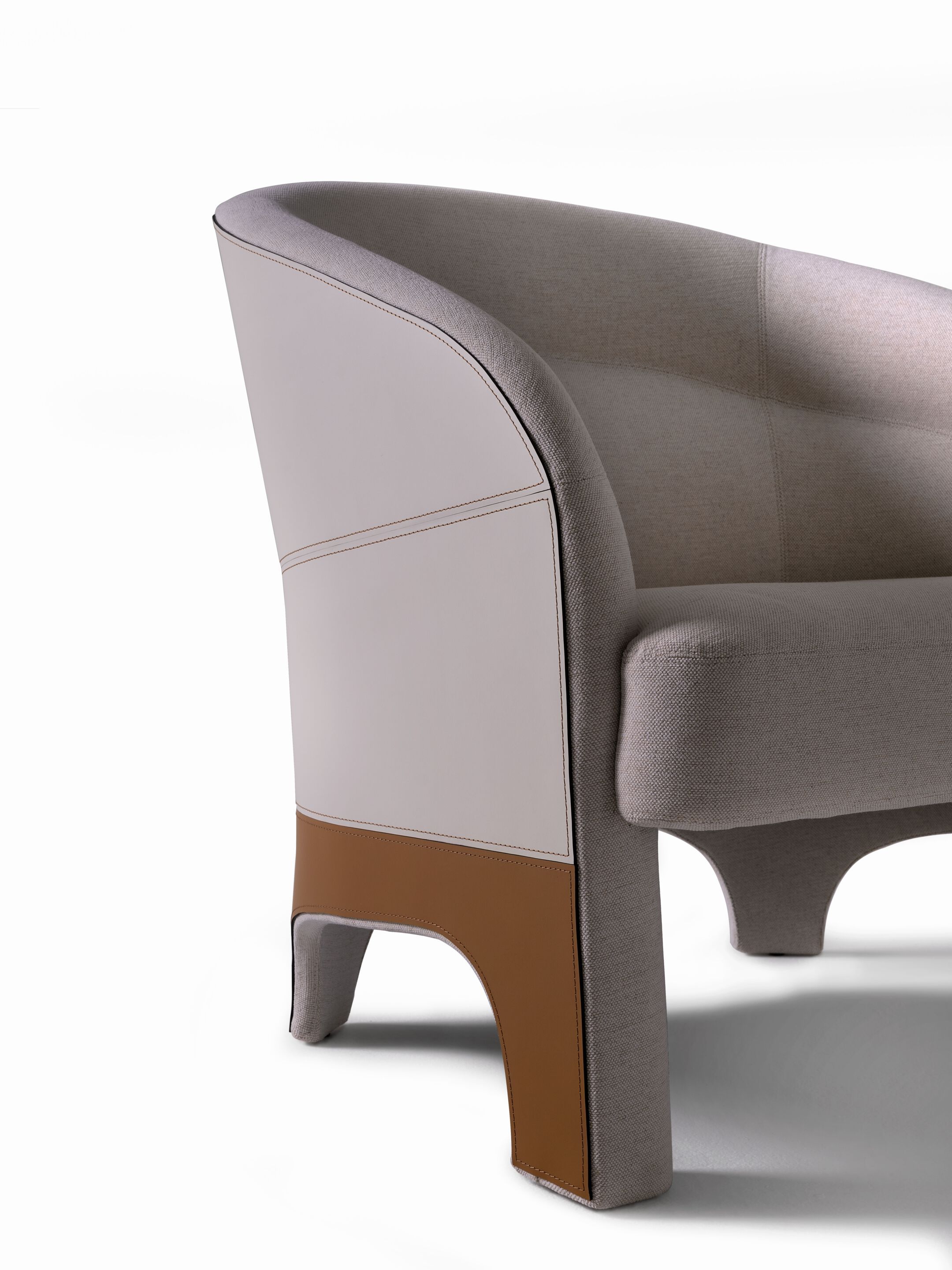 Кресло из ткани и кожи Casa Covre ADELAIDE ARCH-00080885 - Вид №1