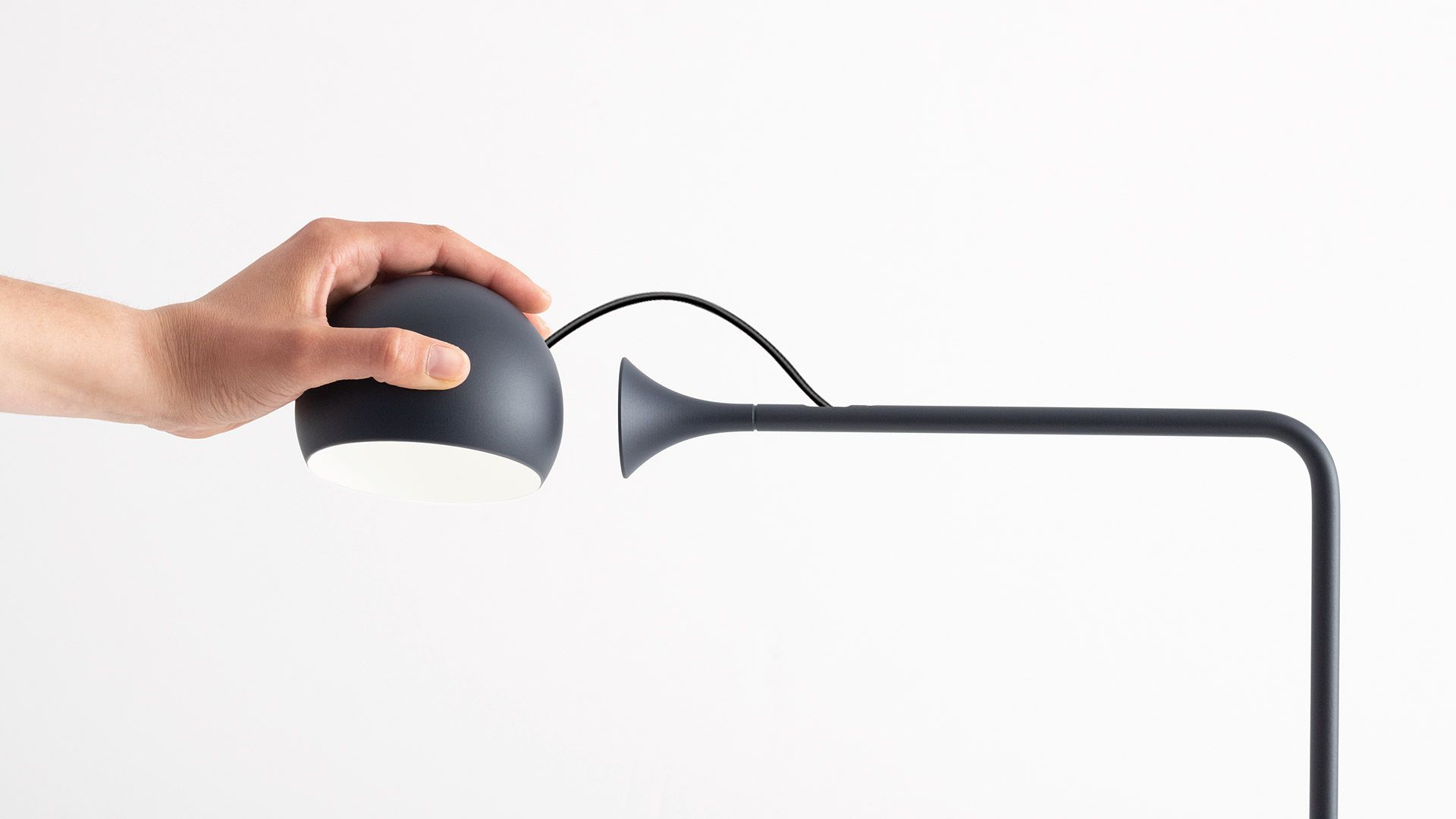 Регулируемая металлическая настольная лампа Artemide Ixa ARCH-00020624 - Вид №2