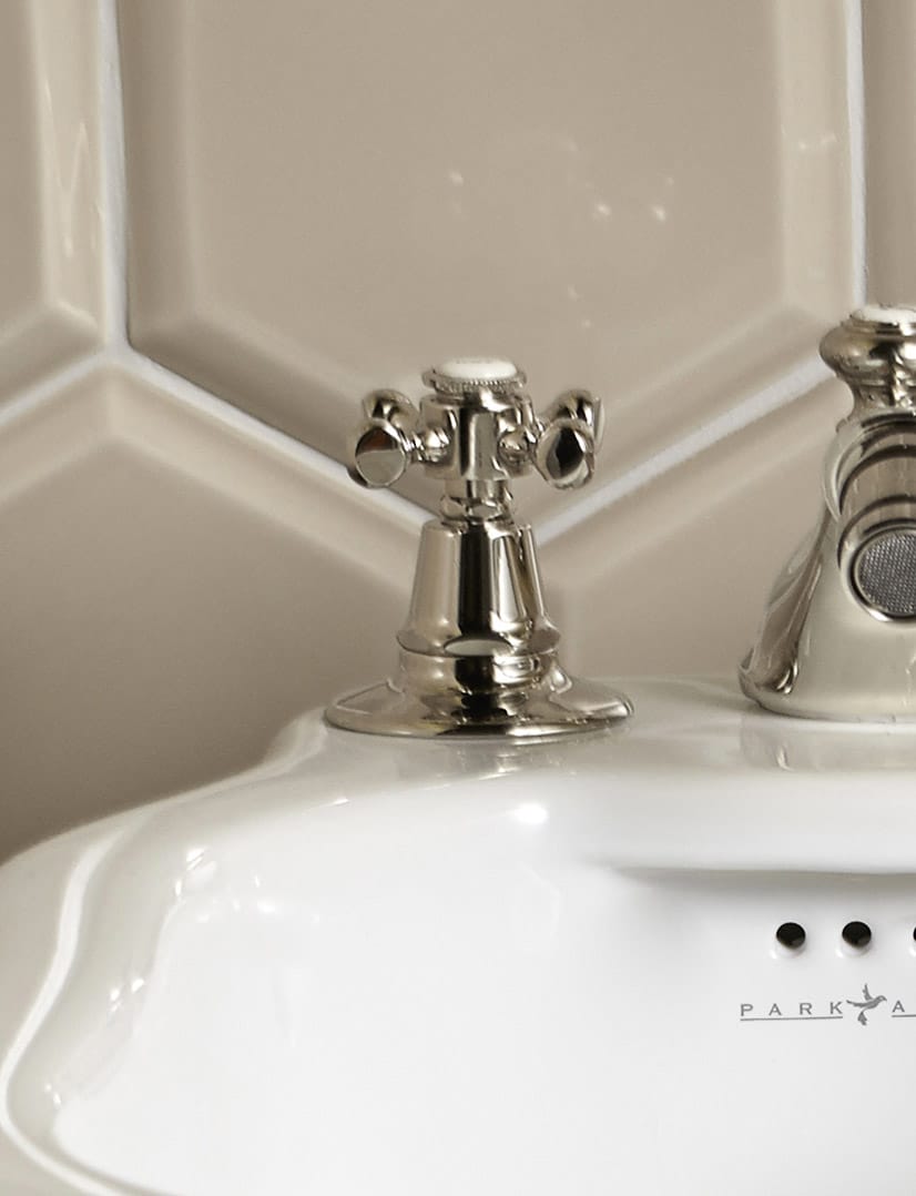 Смеситель для биде с 3 отверстиями для пола с поворотным горлышком Park Avenue Hopkins ARCH-00102635 - Вид №1