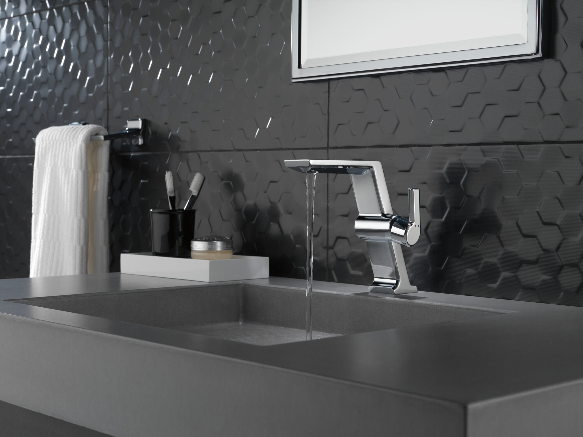 79908 8-дюймовый мини-полотенцесушитель Delta Faucet Pivotal Хром  - Вид №3