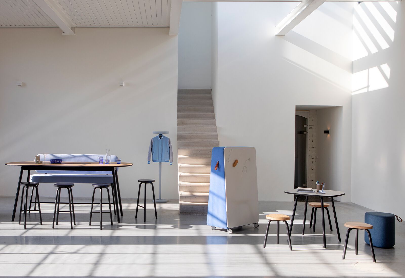 Прямоугольный стол для совещаний из стали и дерева с системой люверсов Cascando Pully ARCH-00081739 - Вид №4