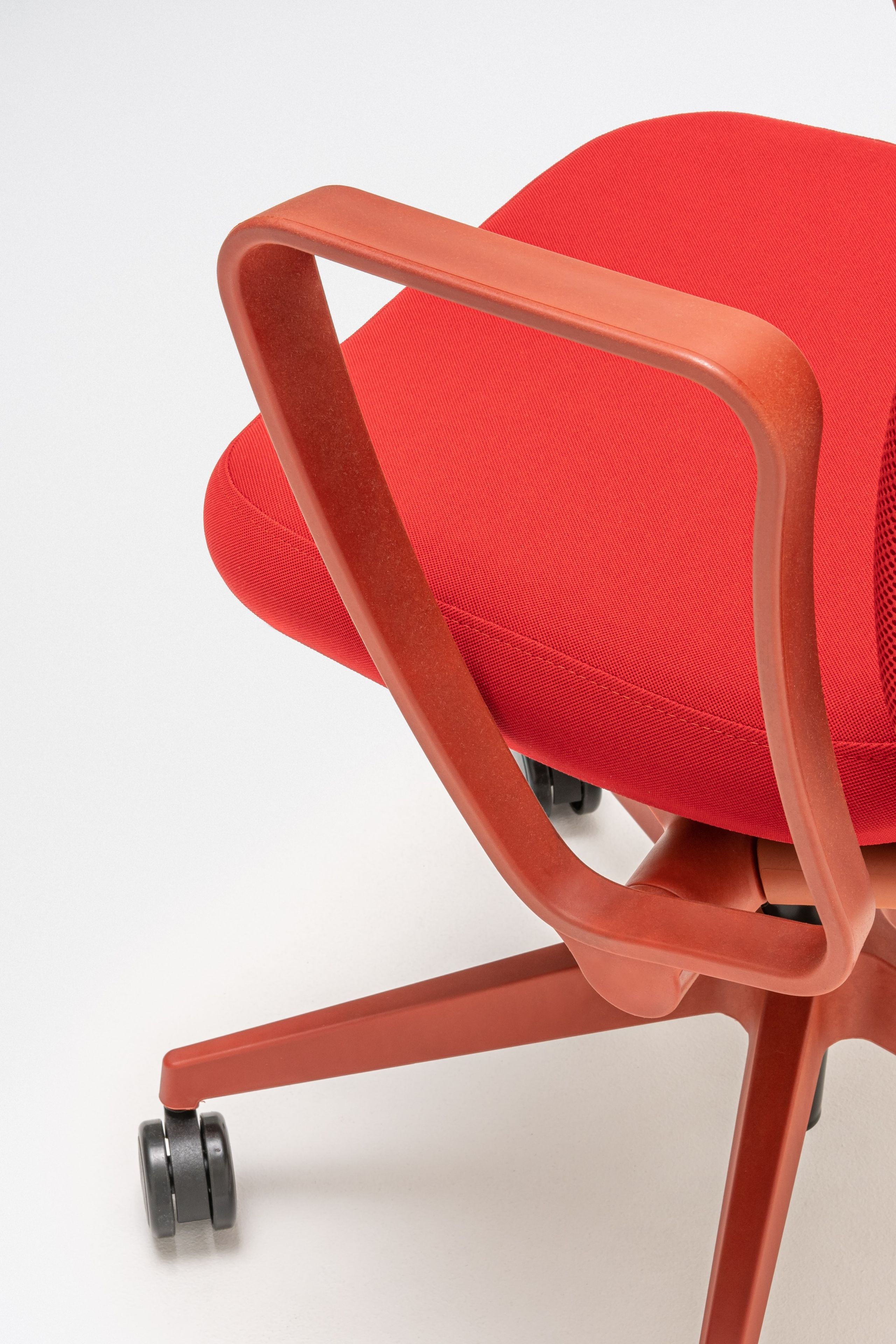 Тканевый поворотный офисный стул с подголовником MDD HI DRIVE ARCH-00116456 - Вид №19