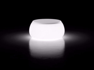 Круглый стол из полиэтилена