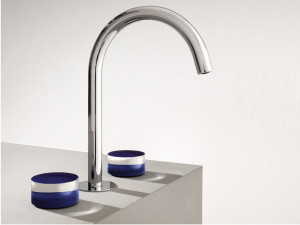 Смеситель для раковины с 3 отверстиями