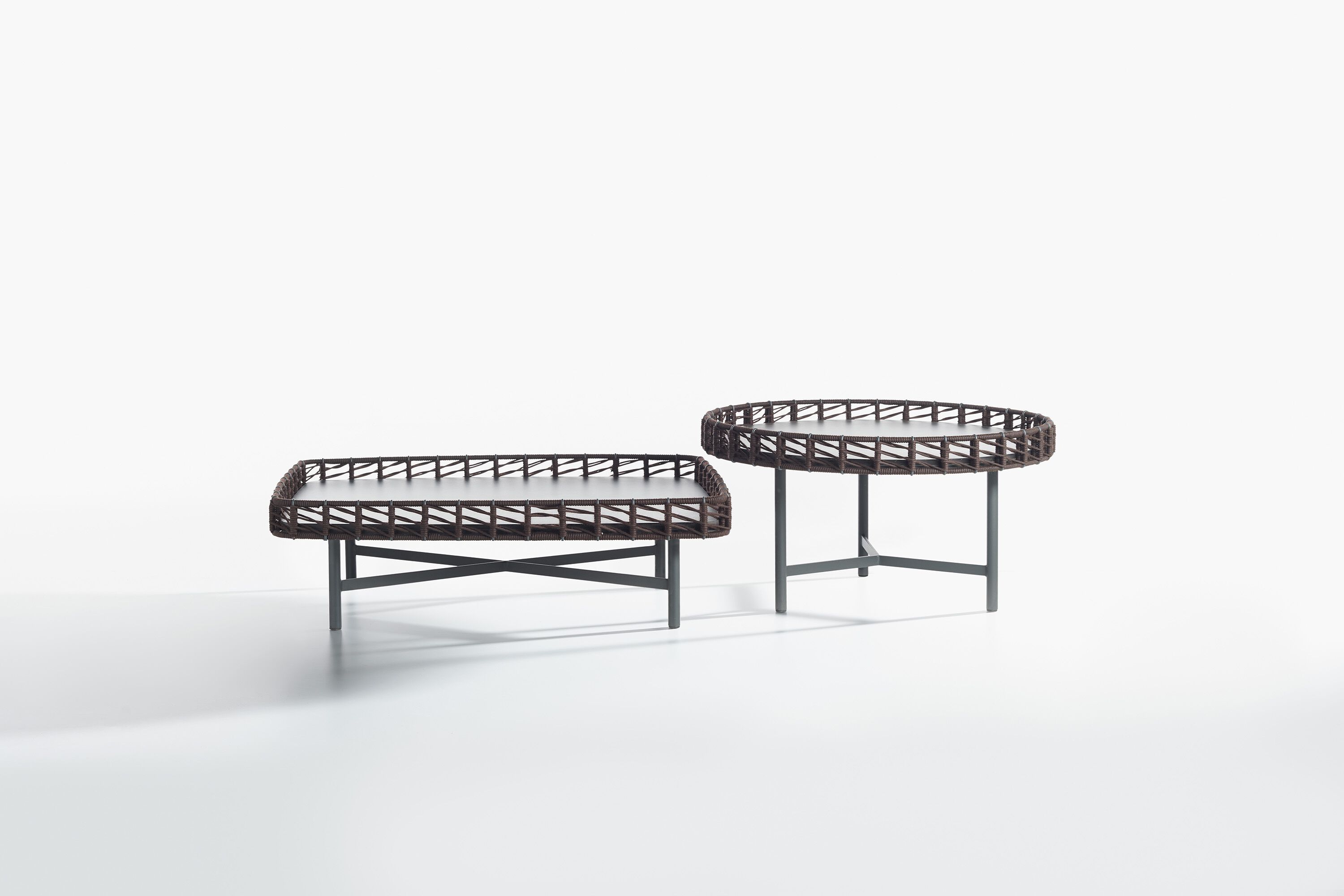 Круглый веревочный садовый журнальный столик с верхней частью HPL Potocco Ropu ARCH-00035648 - Вид №1