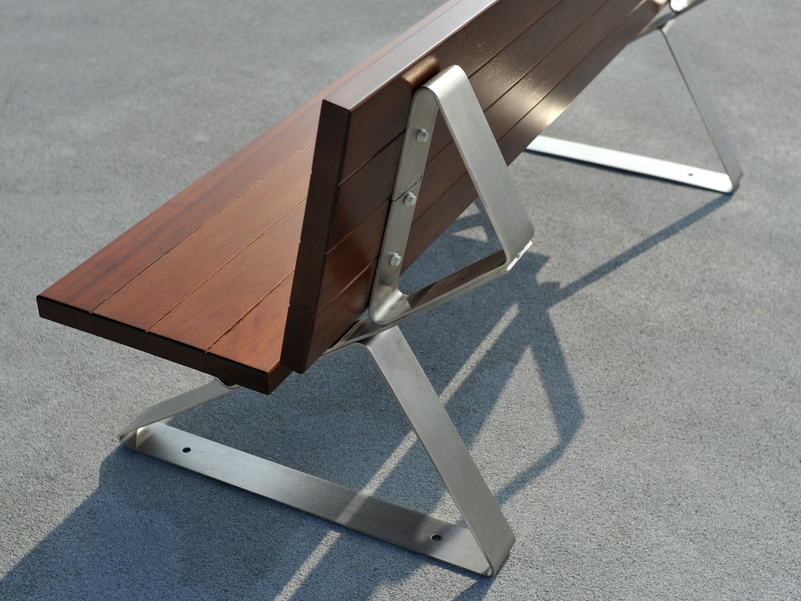 Стальная и деревянная скамья со спинкой Viscio Urban Design TRIA ARCH-00116404 - Вид №1