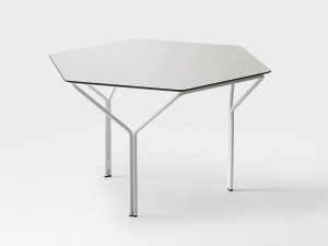 Деревянный шестиугольный журнальный столик