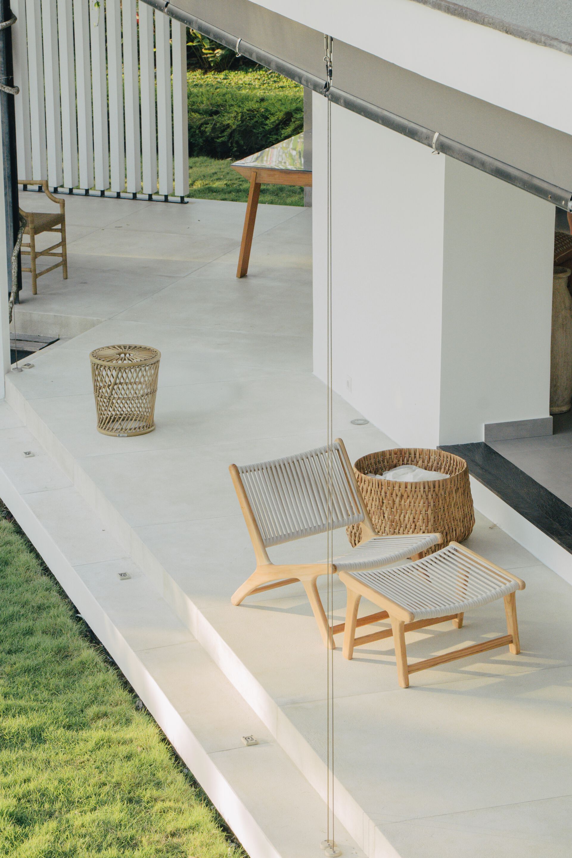 Высокий круглый садовый журнальный столик из синтетического волокна cbdesign ARCH-00120360 - Вид №5