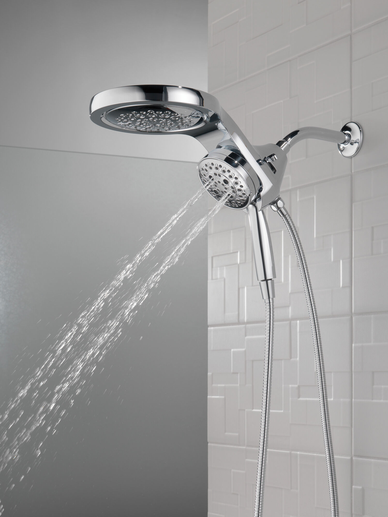 58680 HydroRain® H2Okinetic® 5-регулировочная душевая лейка два в одном Delta Faucet Universal Showering Хром  - Вид №19