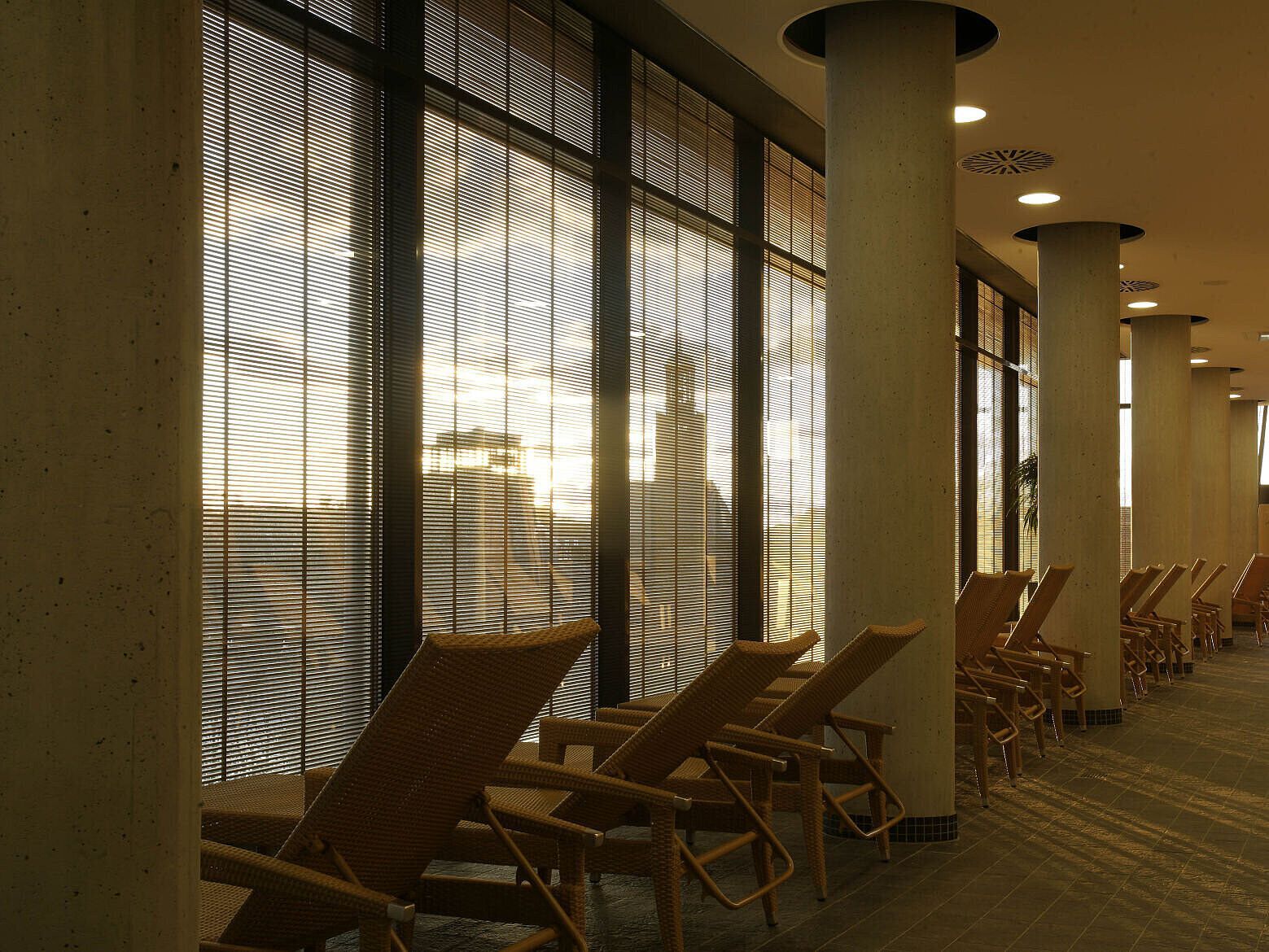 Система остекления с деревянной вставкой OKALUX Okawood ARCH-00046363 - Вид №3