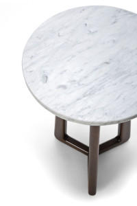 Высокий круглый журнальный столик из каррарского мрамора