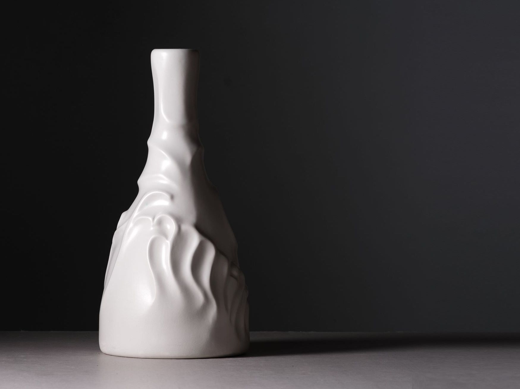 Матовая белая глазурованная керамическая скульптурная бутылка BD Barcelona CASA DE FAMILIA ARCH-00018997 - Вид №3